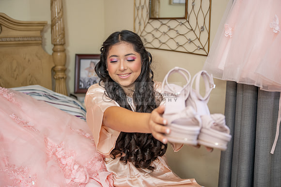 Janice Carrillo, sweet 16, quinceanera celebration at Royal Palace in Pasadena Ca. Gustavo Villarreal Photography, videography, 323-633-8283, www.gvphotoandvideo.com