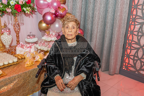 Janice Carrillo, sweet 16, quinceanera celebration at Royal Palace in Pasadena Ca. Gustavo Villarreal Photography, videography, 323-633-8283, www.gvphotoandvideo.com