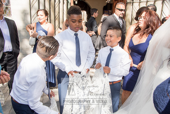 Beatriz and Eric wedding photographers, videographers, quinceaner
