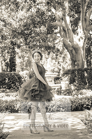 Brianna Gonzalez quinceanera photography session at Heritage Park in Santa Fe Springs Ca.