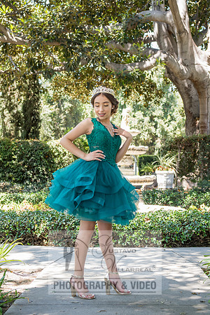Brianna Gonzalez quinceanera photography session at Heritage Park in Santa Fe Springs Ca.