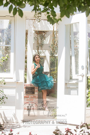 Brianna Gonzalez quinceanera photography session at Heritage Park in Santa Fe Springs Ca.