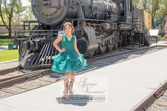 Brianna Gonzalez quinceanera photography session at Heritage Park in Santa Fe Springs Ca.
