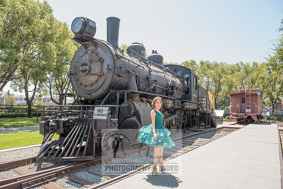 Brianna Gonzalez quinceanera photography session at Heritage Park in Santa Fe Springs Ca.