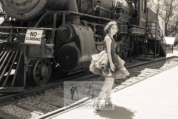 Brianna Gonzalez quinceanera photography session at Heritage Park in Santa Fe Springs Ca.