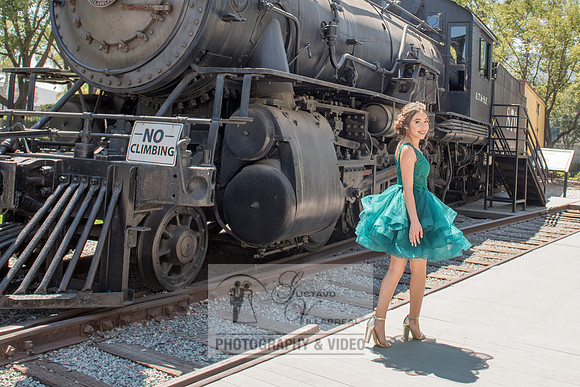 Brianna Gonzalez quinceanera photography session at Heritage Park in Santa Fe Springs Ca.