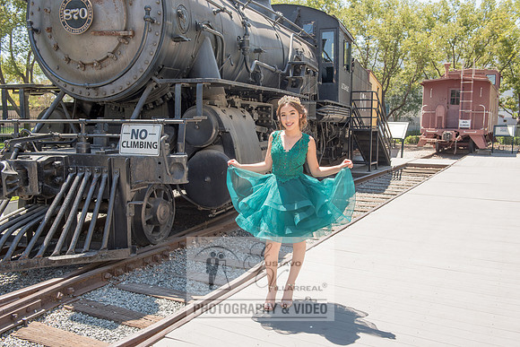 Brianna Gonzalez quinceanera photography session at Heritage Park in Santa Fe Springs Ca.