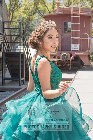 Brianna Gonzalez quinceanera photography session at Heritage Park in Santa Fe Springs Ca.