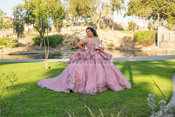 Darlene Dorado quinceanera, sweet 16, weddings, photo, shoot, at Cerritos heritage park in Cerritos Ca, Gustavo Villarreal, photography, videography, 323-633-8283, www.gustavovillarreal.com