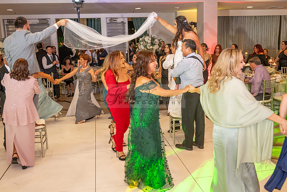 LINK-#1-Stephanie and Albert wedding photography, celebration at Sonesta Redondo Beach and Marina in Redondo Beach Ca, photographer, videographer, Gustavo Villarreal, 323-633-8283, www.gvphotoandvideo