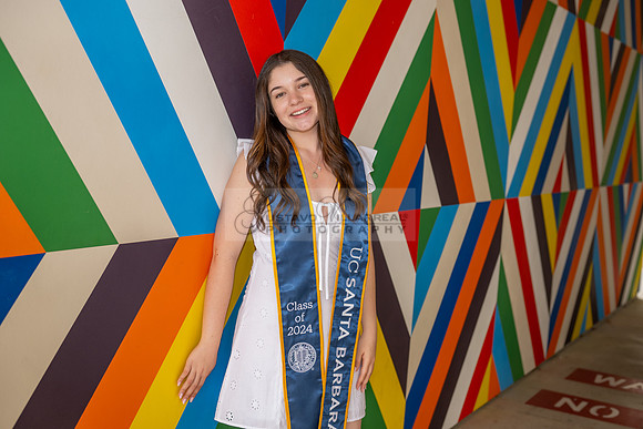 Lauren Berry graduation photos, portraits at UCSB Santa Barbara Ca. Gustavo Villarreal Photography, 323-633-8283