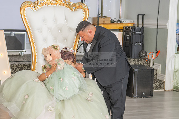 Jade Perez quinceanera celebration photography, videography in Montebello Ca, Whittier Ca by Gustavo Villarreal Photography, 323-633-8283, www.gvphotoandvideo.com