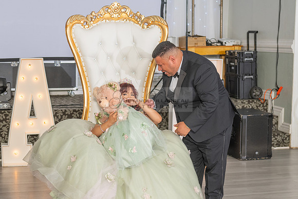 Jade Perez quinceanera celebration photography, videography in Montebello Ca, Whittier Ca by Gustavo Villarreal Photography, 323-633-8283, www.gvphotoandvideo.com