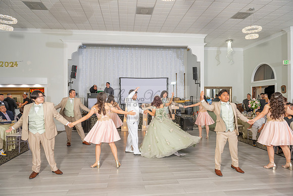 Jade Perez quinceanera celebration photography, videography in Montebello Ca, Whittier Ca by Gustavo Villarreal Photography, 323-633-8283, www.gvphotoandvideo.com