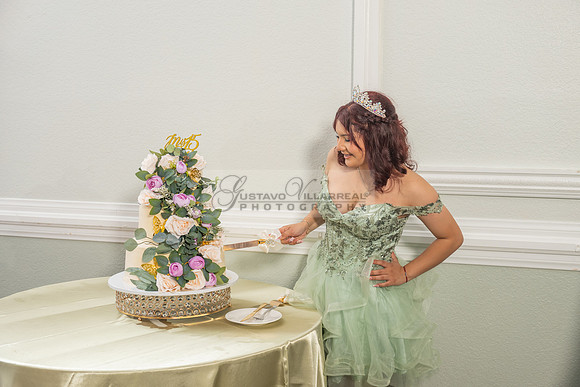 Jade Perez quinceanera celebration photography, videography in Montebello Ca, Whittier Ca by Gustavo Villarreal Photography, 323-633-8283, www.gvphotoandvideo.com