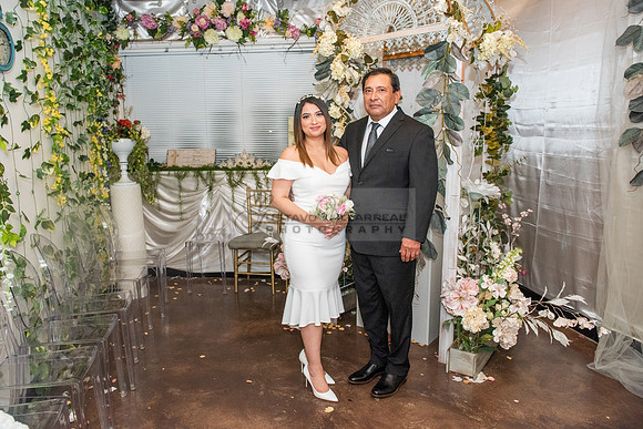 Meybelin and Eduardo Boda civil en La ciudad de Whittier Ca. fotografías de Gustavo Villarreal 323-633-8283