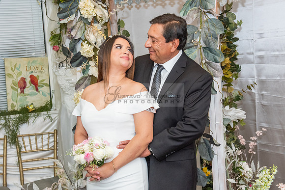 Meybelin and Eduardo Boda civil en La ciudad de Whittier Ca. fotografías de Gustavo Villarreal 323-633-8283