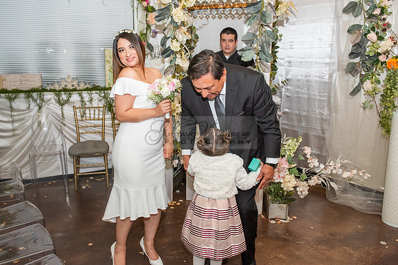 Meybelin and Eduardo Boda civil en La ciudad de Whittier Ca. fotografías de Gustavo Villarreal 323-633-8283