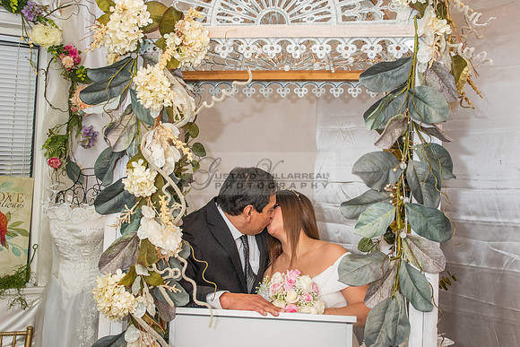 Meybelin and Eduardo Boda civil en La ciudad de Whittier Ca. fotografías de Gustavo Villarreal 323-633-8283