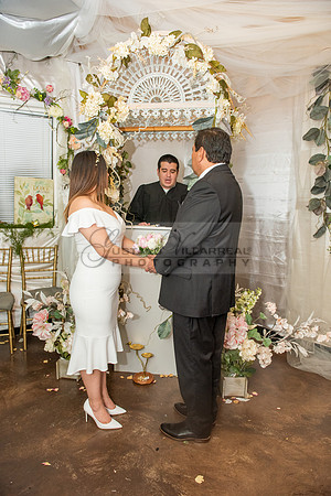 Meybelin and Eduardo Boda civil en La ciudad de Whittier Ca. fotografías de Gustavo Villarreal 323-633-8283