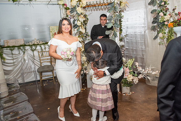 Meybelin and Eduardo Boda civil en La ciudad de Whittier Ca. fotografías de Gustavo Villarreal 323-633-8283