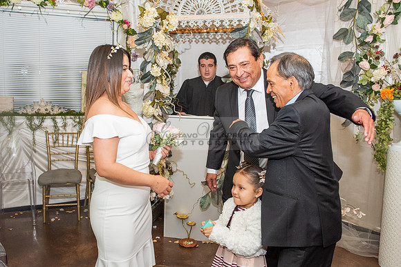 Meybelin and Eduardo Boda civil en La ciudad de Whittier Ca. fotografías de Gustavo Villarreal 323-633-8283