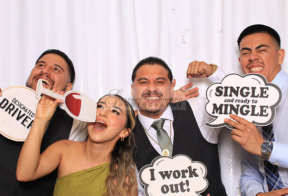 Stephanie and Albert wedding celebration, photo booth in Redondo Beach Ca, Gustavo Villarreal Photography, 323-633-8283, www.gvphotoandvideo.com