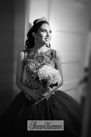 QUINCEANERAS, SWEET SIXTEENS, 18TH BIRTHDAY DEBUT, photography and video service, weddings, family portraits, business headshots, photography studio in Whittier Ca, 323-633-8283