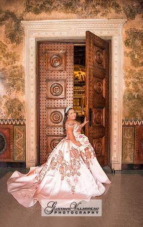 QUINCEANERAS, SWEET SIXTEENS, 18TH BIRTHDAY DEBUT, photography and video service, weddings, family portraits, business headshots, photography studio in Whittier Ca, 323-633-8283