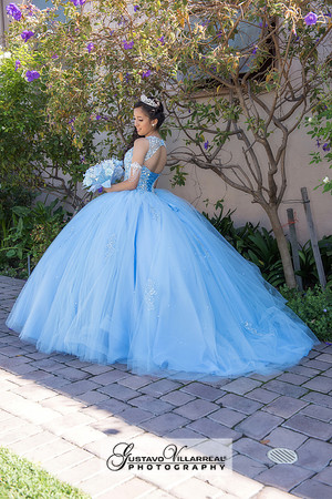 QUINCEANERAS, SWEET SIXTEENS, 18TH BIRTHDAY DEBUT, photography and video service, weddings, family portraits, business headshots, photography studio in Whittier Ca, 323-633-8283