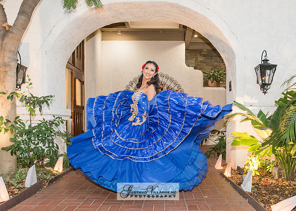QUINCEANERAS, SWEET SIXTEENS, 18TH BIRTHDAY DEBUT, photography and video service, weddings, family portraits, business headshots, photography studio in Whittier Ca, 323-633-8283