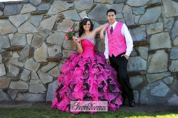 QUINCEANERAS, SWEET SIXTEENS, 18TH BIRTHDAY DEBUT, photography and video service, weddings, family portraits, business headshots, photography studio in Whittier Ca, 323-633-8283