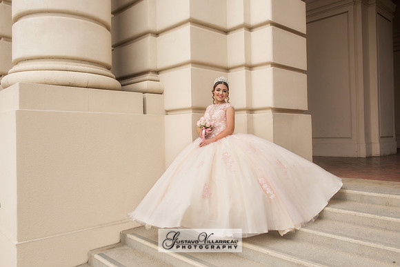 QUINCEANERAS, SWEET SIXTEENS, 18TH BIRTHDAY DEBUT, photography and video service, weddings, family portraits, business headshots, photography studio in Whittier Ca, 323-633-8283
