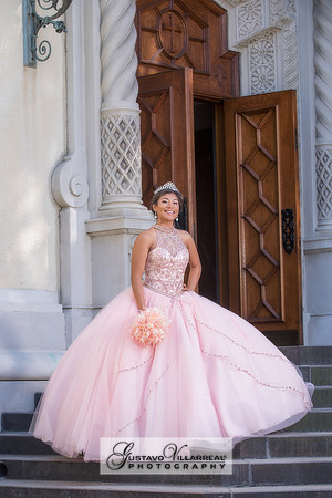 QUINCEANERAS, SWEET SIXTEENS, 18TH BIRTHDAY DEBUT, photography and video service, weddings, family portraits, business headshots, photography studio in Whittier Ca, 323-633-8283