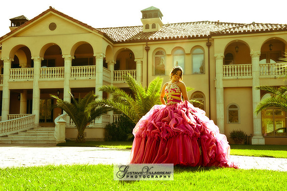 QUINCEANERAS, SWEET SIXTEENS, 18TH BIRTHDAY DEBUT, photography and video service, weddings, family portraits, business headshots, photography studio in Whittier Ca, 323-633-8283