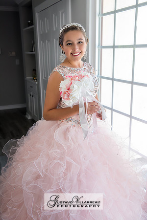 QUINCEANERAS, SWEET SIXTEENS, 18TH BIRTHDAY DEBUT, photography and video service, weddings, family portraits, business headshots, photography studio in Whittier Ca, 323-633-8283