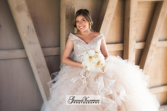 QUINCEANERAS, SWEET SIXTEENS, 18TH BIRTHDAY DEBUT, photography and video service, weddings, family portraits, business headshots, photography studio in Whittier Ca, 323-633-8283