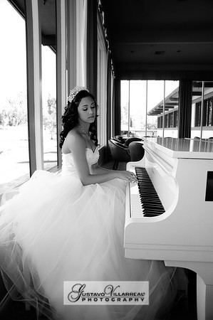 QUINCEANERAS, SWEET SIXTEENS, 18TH BIRTHDAY DEBUT, photography and video service, weddings, family portraits, business headshots, photography studio in Whittier Ca, 323-633-8283