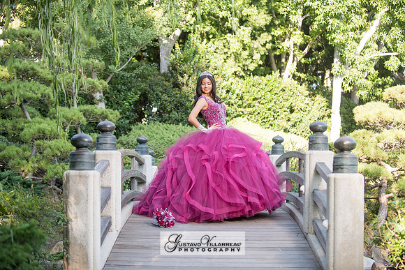 QUINCEANERAS, SWEET SIXTEENS, 18TH BIRTHDAY DEBUT, photography and video service, weddings, family portraits, business headshots, photography studio in Whittier Ca, 323-633-8283