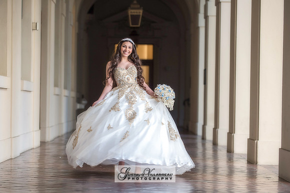 QUINCEANERAS, SWEET SIXTEENS, 18TH BIRTHDAY DEBUT, photography and video service, weddings, family portraits, business headshots, photography studio in Whittier Ca, 323-633-8283