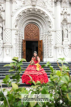 QUINCEANERAS, SWEET SIXTEENS, 18TH BIRTHDAY DEBUT, photography and video service, weddings, family portraits, business headshots, photography studio in Whittier Ca, 323-633-8283