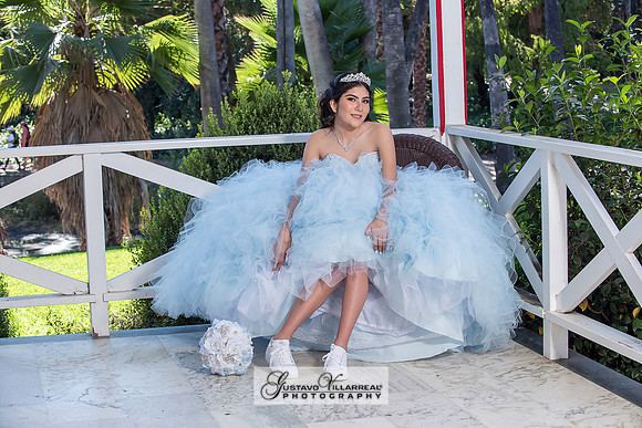 QUINCEANERAS, SWEET SIXTEENS, 18TH BIRTHDAY DEBUT, photography and video service, weddings, family portraits, business headshots, photography studio in Whittier Ca, 323-633-8283