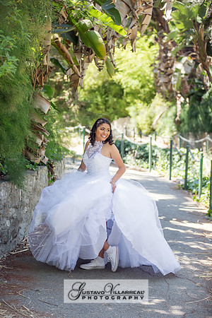 QUINCEANERAS, SWEET SIXTEENS, 18TH BIRTHDAY DEBUT, photography and video service, weddings, family portraits, business headshots, photography studio in Whittier Ca, 323-633-8283