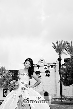 QUINCEANERAS, SWEET SIXTEENS, 18TH BIRTHDAY DEBUT, photography and video service, weddings, family portraits, business headshots, photography studio in Whittier Ca, 323-633-8283