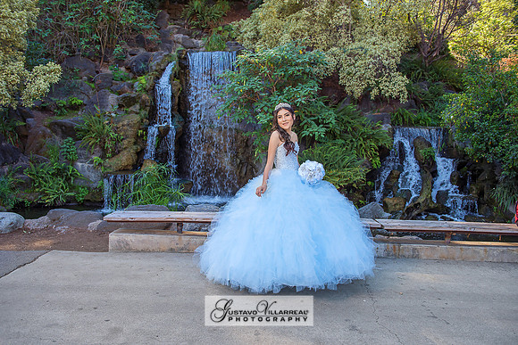 QUINCEANERAS, SWEET SIXTEENS, 18TH BIRTHDAY DEBUT, photography and video service, weddings, family portraits, business headshots, photography studio in Whittier Ca, 323-633-8283