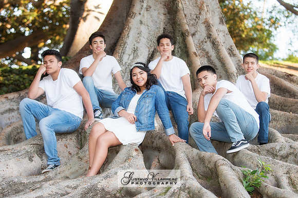 QUINCEANERAS, SWEET SIXTEENS, 18TH BIRTHDAY DEBUT, photography and video service, weddings, family portraits, business headshots, photography studio in Whittier Ca, 323-633-8283