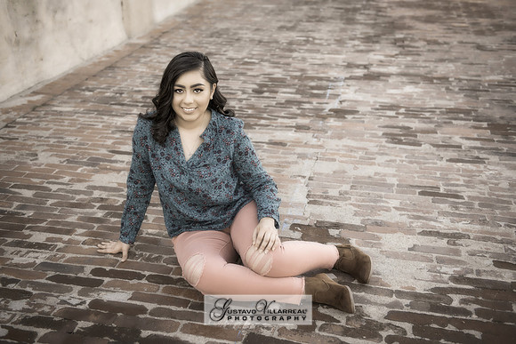 QUINCEANERAS, SWEET SIXTEENS, 18TH BIRTHDAY DEBUT, photography and video service, weddings, family portraits, business headshots, photography studio in Whittier Ca, 323-633-8283