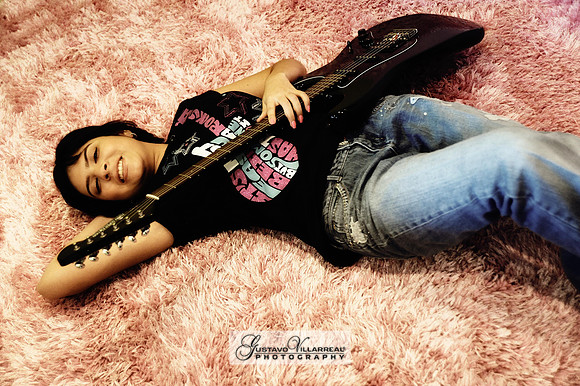 QUINCEANERAS, SWEET SIXTEENS, 18TH BIRTHDAY DEBUT, photography and video service, weddings, family portraits, business headshots, photography studio in Whittier Ca, 323-633-8283