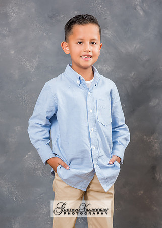 FAMILY PORTRAITS-photography and video service, Quinceaneras, Sweet Sixteens, Family Portraits, Business Headshots, photography studio in Whittier Ca 323-633-8283
