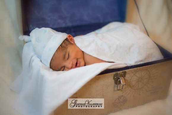 BABY PHOTOS-photography and video service, Quinceaneras, Sweet Sixteens, Family Portraits, Business Headshots, photography studio in Whittier Ca 323-633-8283